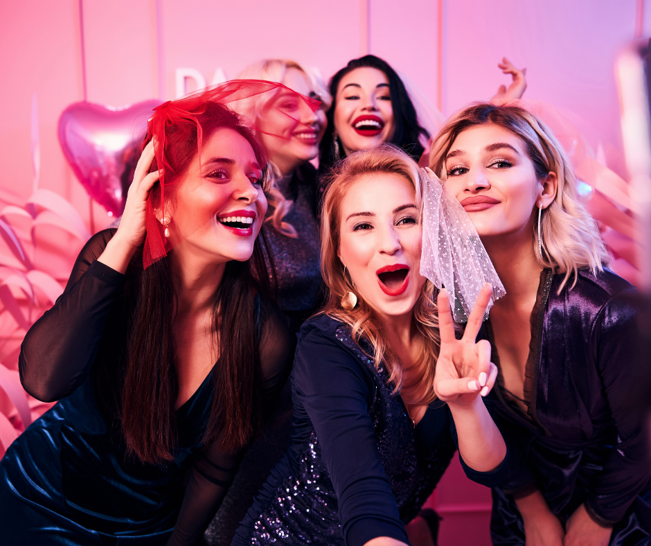 Bestie Selfie Special